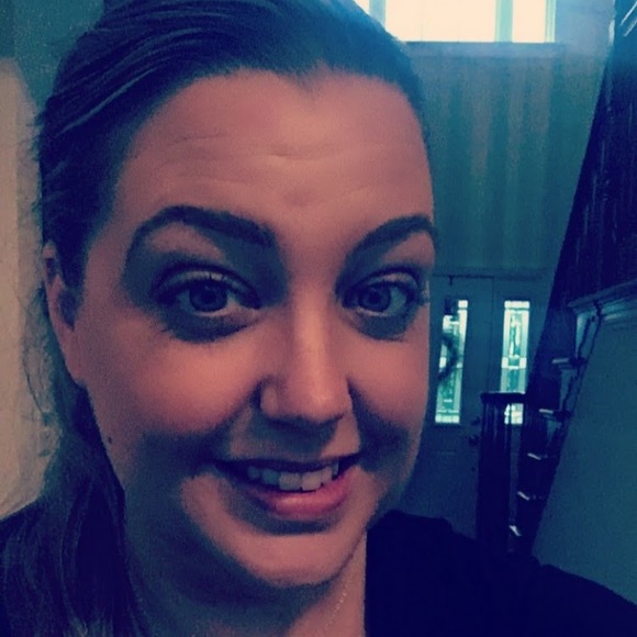 Meet your Posher, Christine - Picture 1 of 1